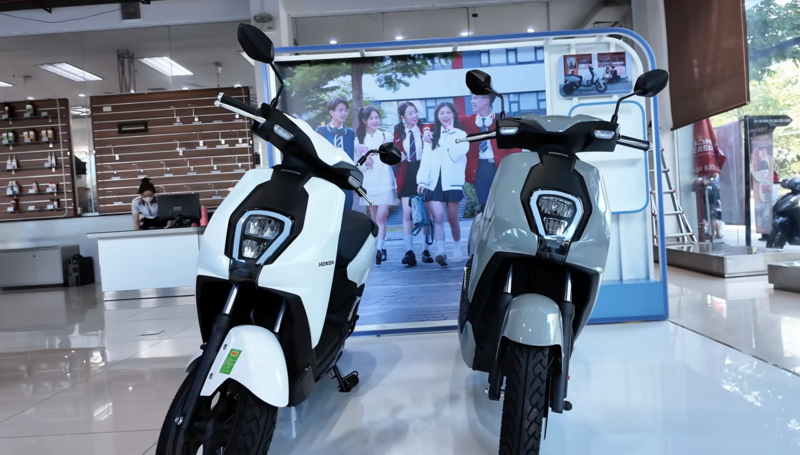 Giá xe máy điện giảm mạnh sau Tết