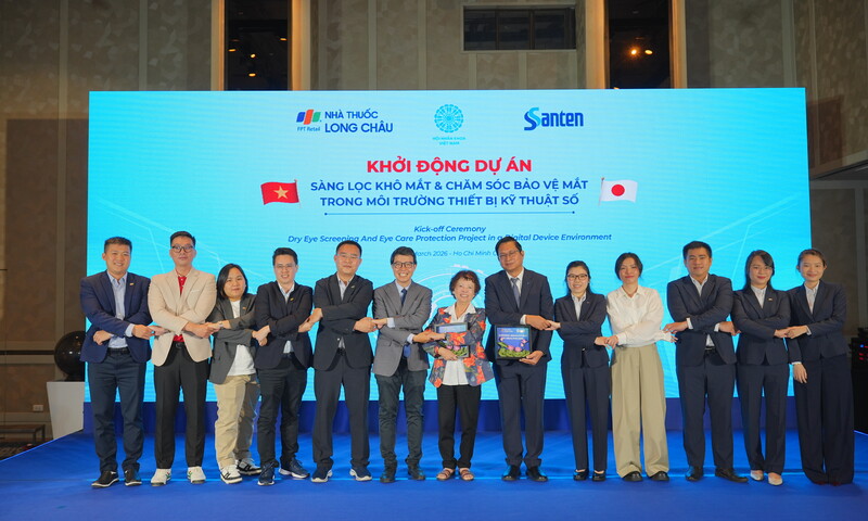 Long Châu ra mắt bộ câu hỏi tầm soát khô mắt 30 giây