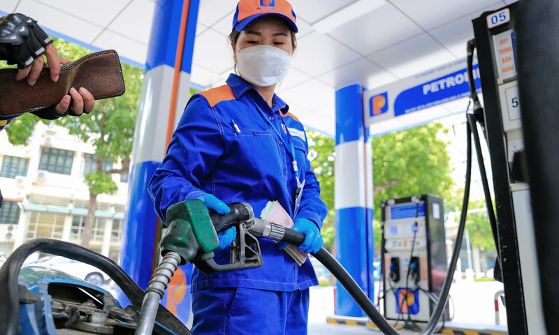 Quỹ Bình ổn giá xăng dầu được ‘kích hoạt’ đúng thời điểm