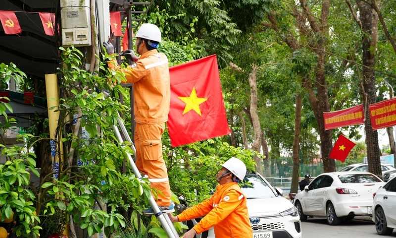 EVNNPC bảo đảm nguồn điện ổn định trong mùa cao điểm nắng nóng 