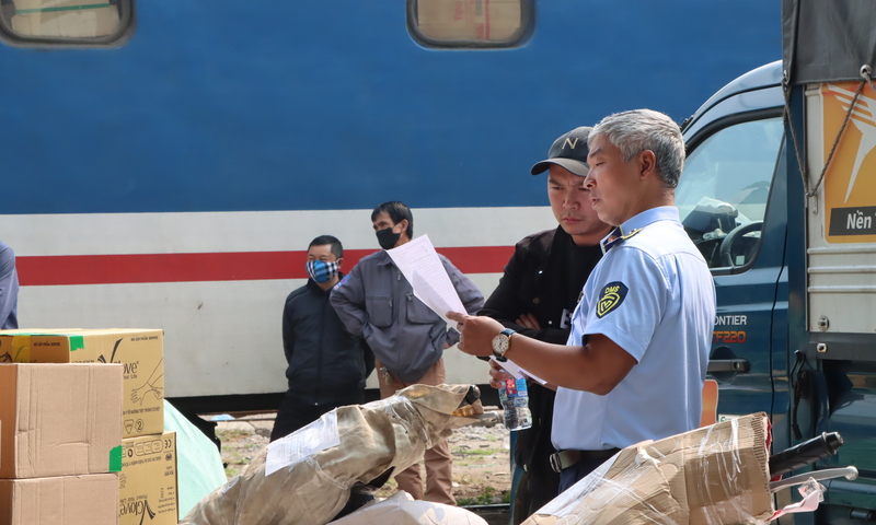 Tìm chủ sở hữu 27 tang vật vi phạm bị tạm giữ tại Ga Hà Nội