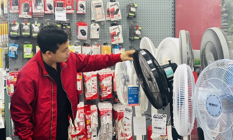 Nóng sớm, thị trường điện máy 'tăng nhiệt' đón hè