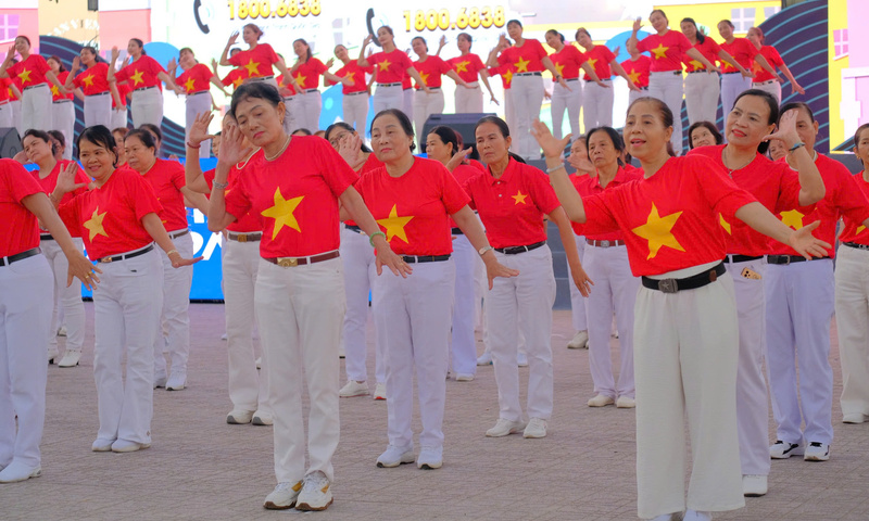 Khai mạc chương trình nghệ thuật 'Khiêu vũ xanh vì người tiêu dùng'