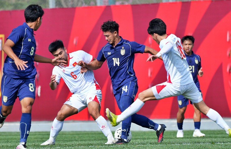 Bàn thua chớp nhoáng, U23 Việt Nam gục ngã trước U23 Thái Lan