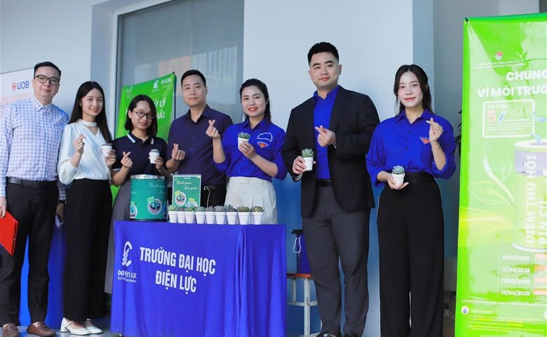 Lan tỏa lối sống xanh từ giảng đường Trường Đại học Điện lực