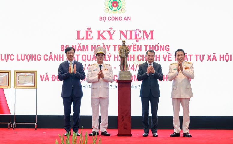 Thủ tướng: Đổi mới quản trị, nâng cao chất lượng phục vụ người dân, doanh nghiệp