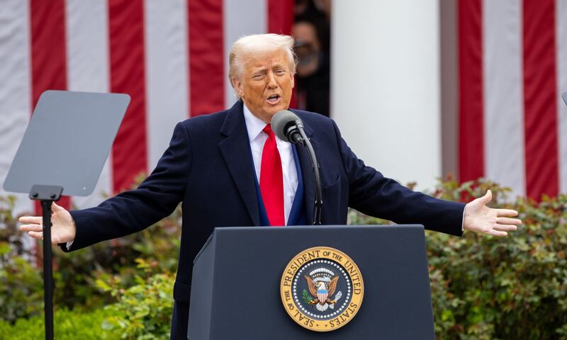 Tổng thống Trump ‘cảm ơn’ Iran sau thông báo mở lại eo biển Hormuz