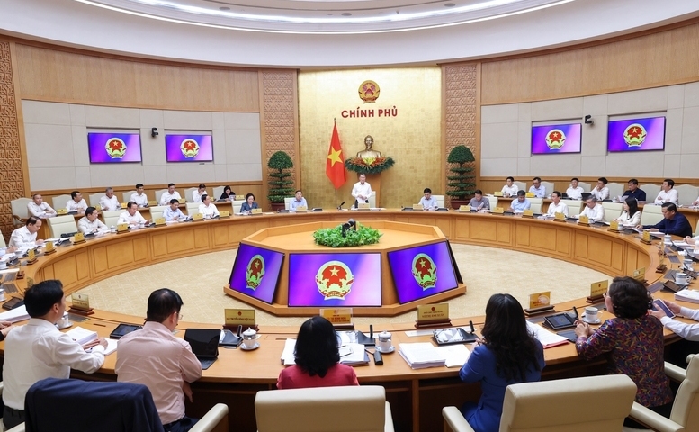 Thủ tướng Lê Minh Hưng chủ trì phiên họp thường kỳ đầu tiên của Chính phủ khóa XVI