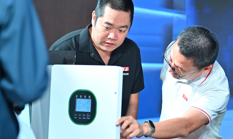 Giải pháp công nghệ trong lắp đặt điện mái nhà kết hợp pin lưu trữ