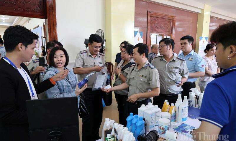 Khơi thông chuỗi cung ứng Việt Nam - Campuchia