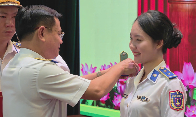 Vùng Cảnh sát biển 2: Thăng quân hàm, nâng lương cho 147 sĩ quan