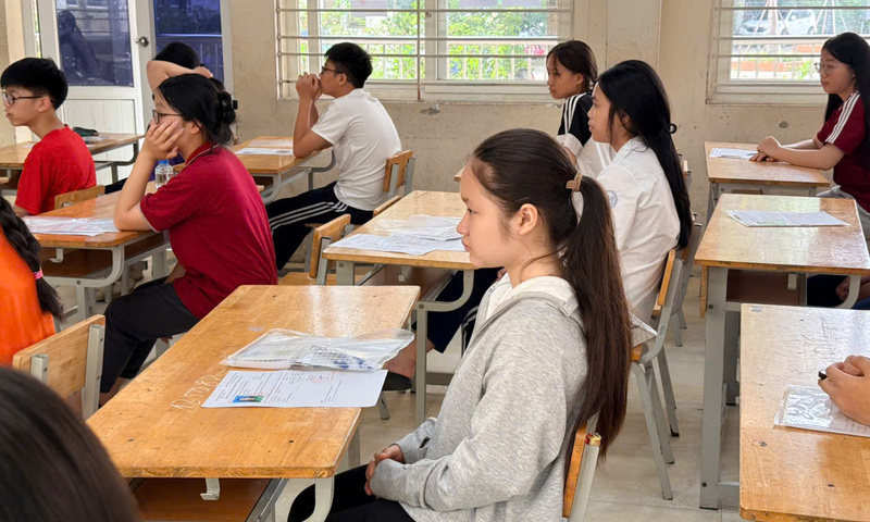 Chùm ảnh: Thí sinh Hà Nội làm thủ tục dự thi vào lớp 10