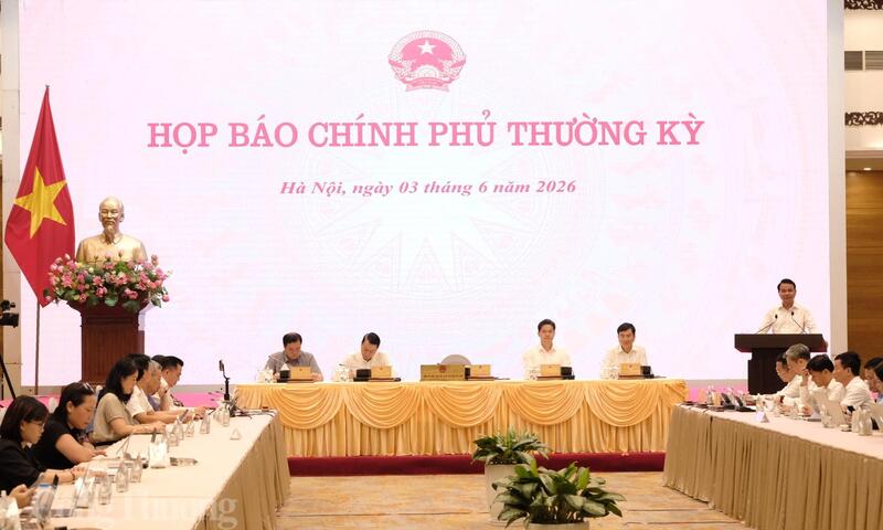 Họp báo Chính phủ tháng 5: Sản xuất công nghiệp là động lực tăng trưởng chủ yếu