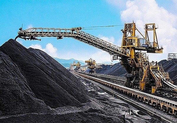 Duy trì nhịp sản xuất, bảo đảm nguồn than cho điện