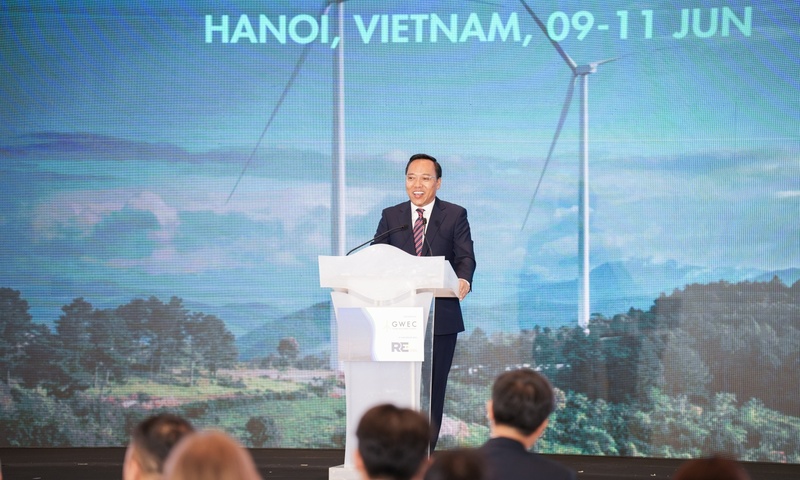 Việt Nam mở 'đường băng' cho điện gió ngoài khơi