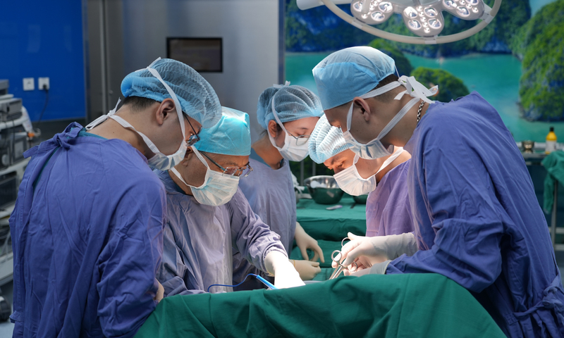 Cứu sống ngoạn mục chàng trai bị 3 tấn sắt làm dập nội tạng