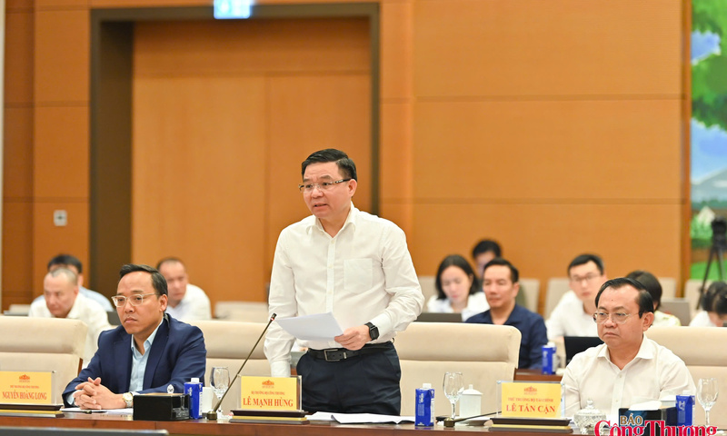 Chùm ảnh: Bộ trưởng Bộ Công Thương Lê Mạnh Hùng trình bày tóm tắt dự án Luật Dầu khí (sửa đổi)