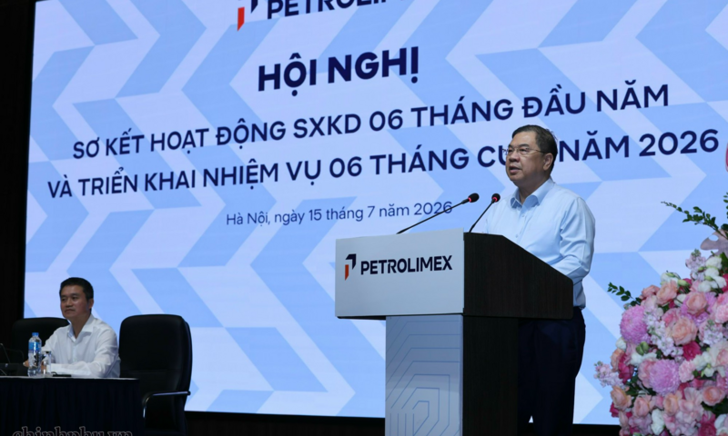 Phó Thủ tướng Phạm Gia Túc: Petrolimex phải phát huy vai trò dẫn dắt, bảo đảm nguồn cung xăng dầu trong mọi tình huống