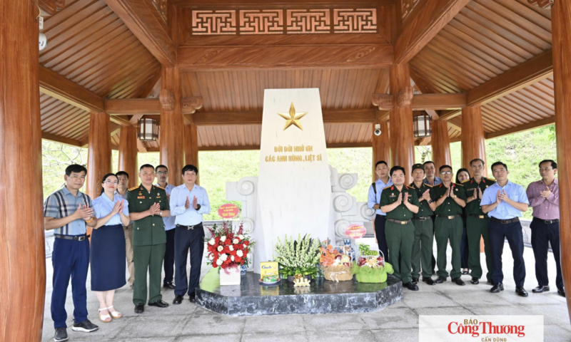Chùm ảnh: Hội Cựu chiến binh cơ quan Bộ Công Thương tổ chức hoạt động tri ân các Anh hùng liệt sĩ