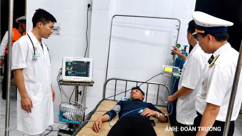 Đặc khu Trường Sa cấp cứu thành công ngư dân bị xuất huyết tiêu hóa