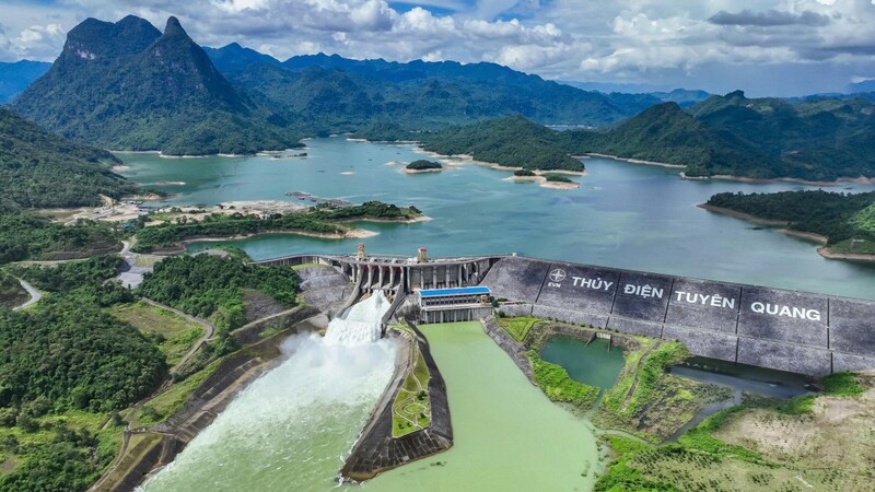Mở 1 cửa xả đáy hồ thủy điện Tuyên Quang từ 16 giờ ngày 24/7