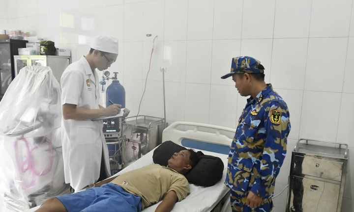 Bệnh xá đảo Nam Yết kịp thời cấp cứu ngư dân bị đột quỵ não