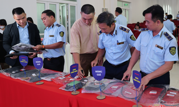 TP. Hồ Chí Minh: Tăng cường kỹ năng nhận diện hàng giả, hàng vi phạm sở hữu trí tuệ