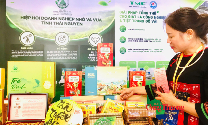 Sản phẩm OCOP: ‘Đánh thức’ sức mạnh mềm từ những giá trị bản địa 