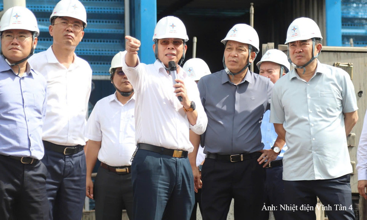 Lãnh đạo cấp cao EVN và TKV làm việc tại Nhiện điện Vĩnh Tân 4