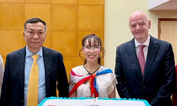 Một khung hình đặc biệt: FIFA, Bóng đá Việt Nam và Vietjet