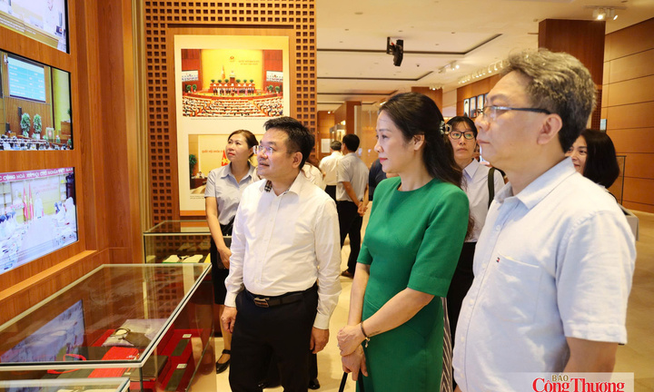 Đảng bộ Báo Công Thương tổ chức sinh hoạt chuyên đề tại Bảo tàng Quốc hội Việt Nam