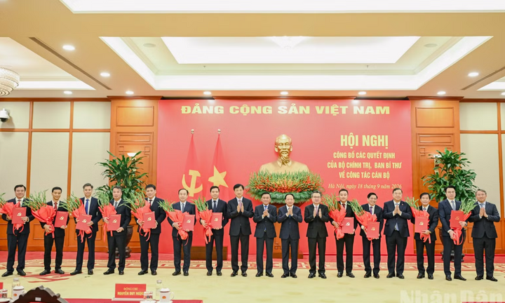 Bộ Chính trị, Ban Bí thư công bố các quyết định về công tác cán bộ