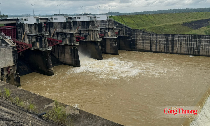 Khuyến cáo người dân hạ du chủ động phòng tránh khi thủy điện xả tràn