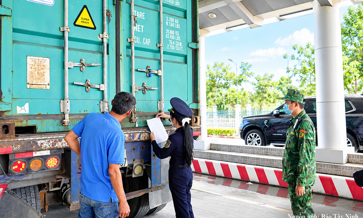 Tây Ninh: Xuất khẩu chính ngạch qua các cửa khẩu biên giới tăng 