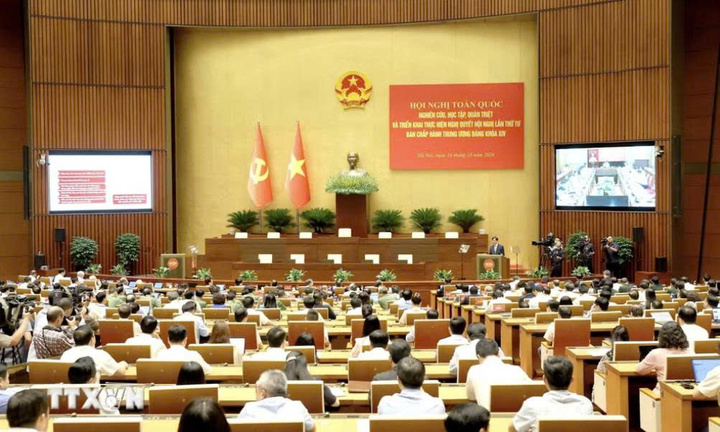 Đảng viên làm kinh tế: Khuyến khích đi đôi với kiểm soát