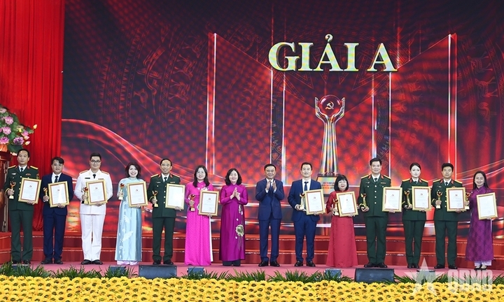 Trao giải Cuộc thi chính luận về bảo vệ nền tảng tư tưởng của Đảng lần thứ 6, năm 2026