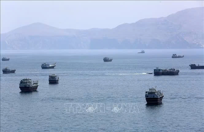 Chiến sự Trung Đông ngày 20/10: Iran đưa 122 tàu vào danh sách đen