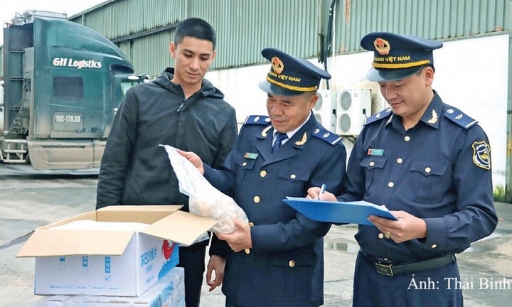 Hải quan khu vực VIII gỡ vướng cho doanh nghiệp