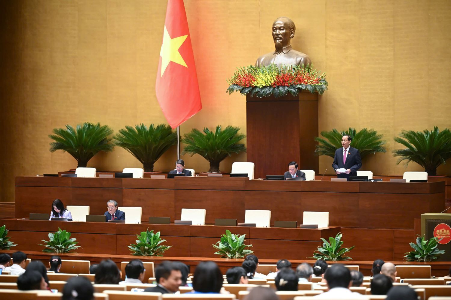 Toàn cảnh phiên họp sáng 13/6. Ảnh: QH