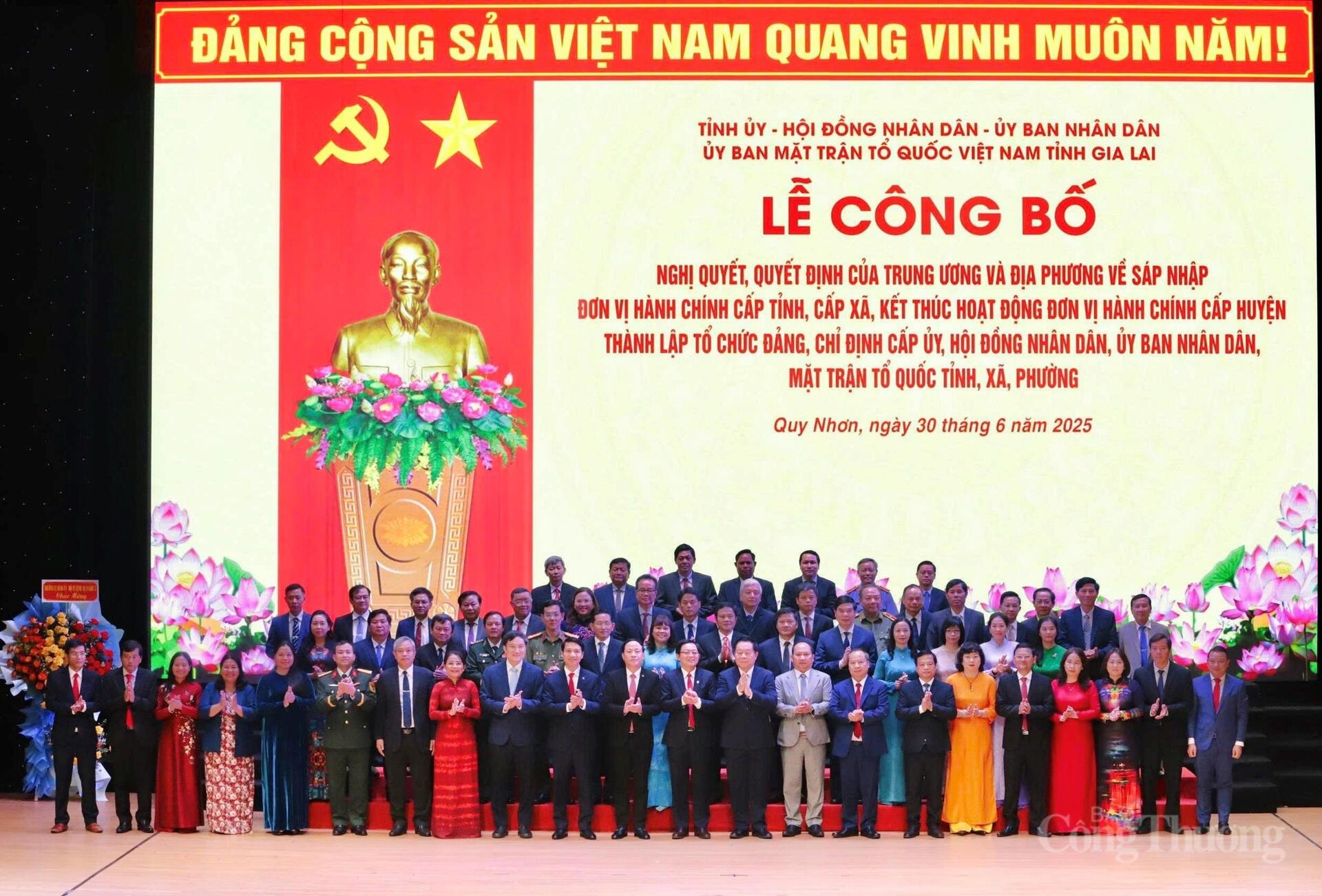 Ban Chấp hành Đảng bộ tỉnh Gia Lai mới ra mắt. Ảnh: Hiền Mai