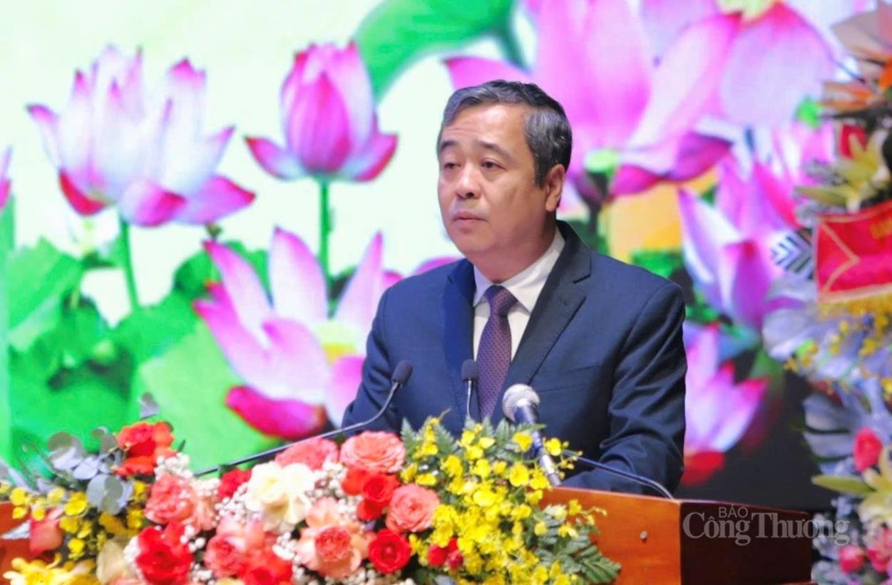 Ông Ngô Đông Hải, Ủy viên Ban Chấp hành Trung ương Đảng, Phó Trưởng ban Tuyên giáo và Dân vận Trung ương đã công bố các Nghị quyết, Quyết định của Trung ương. Ảnh: Hiền Mai