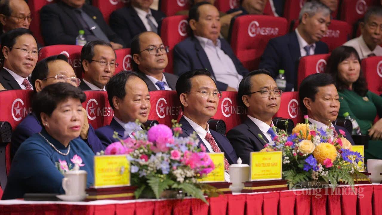 Các đại biểu tham dự lễ công bố. Ảnh: Lê Sơn