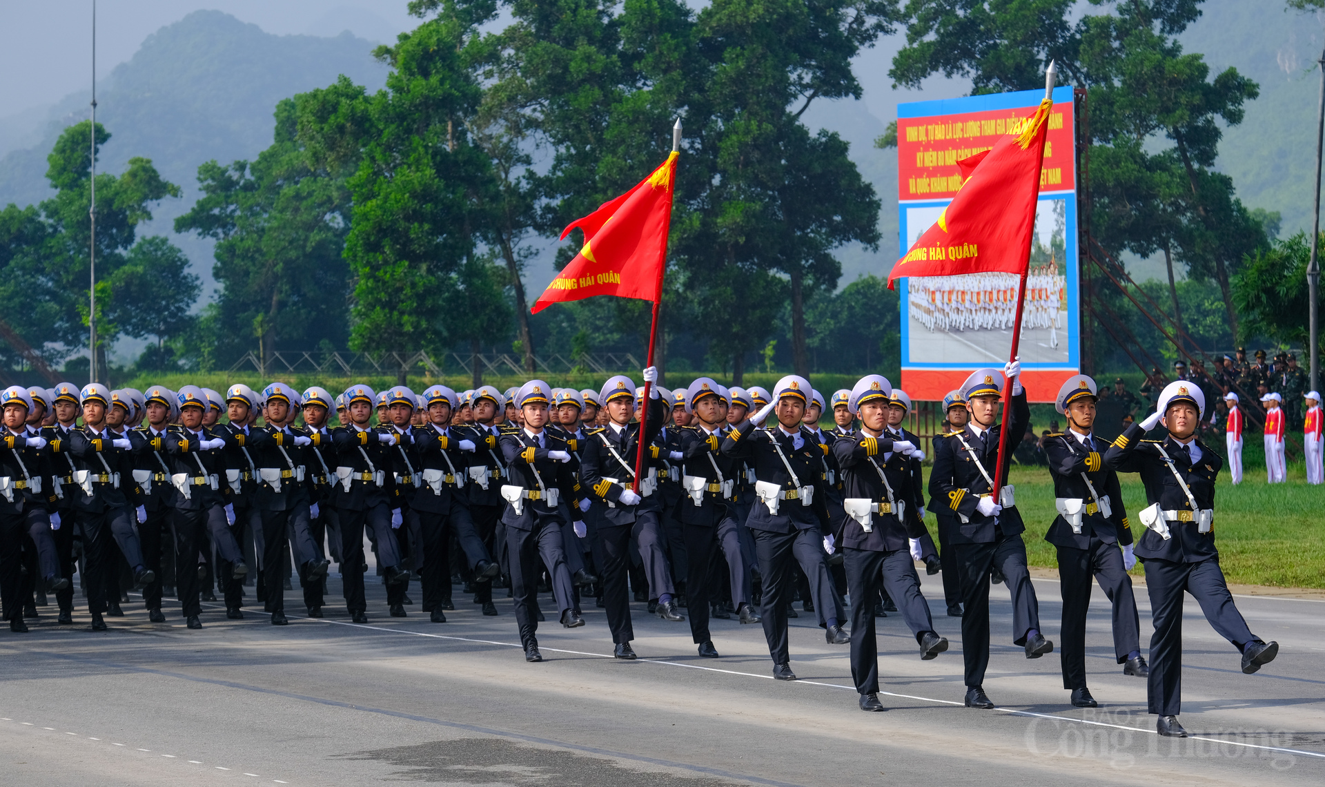 Các đơn vị đã lựa chọn bổ sung những đồng chí tiêu biểu về phẩm chất chính trị, đạo đức lối sống và ý thức tổ chức kỷ luật; đáp ứng các tiêu chuẩn về chiều cao, ngoại hình, sức khỏe tham gia các khối diều binh, diễu hành.