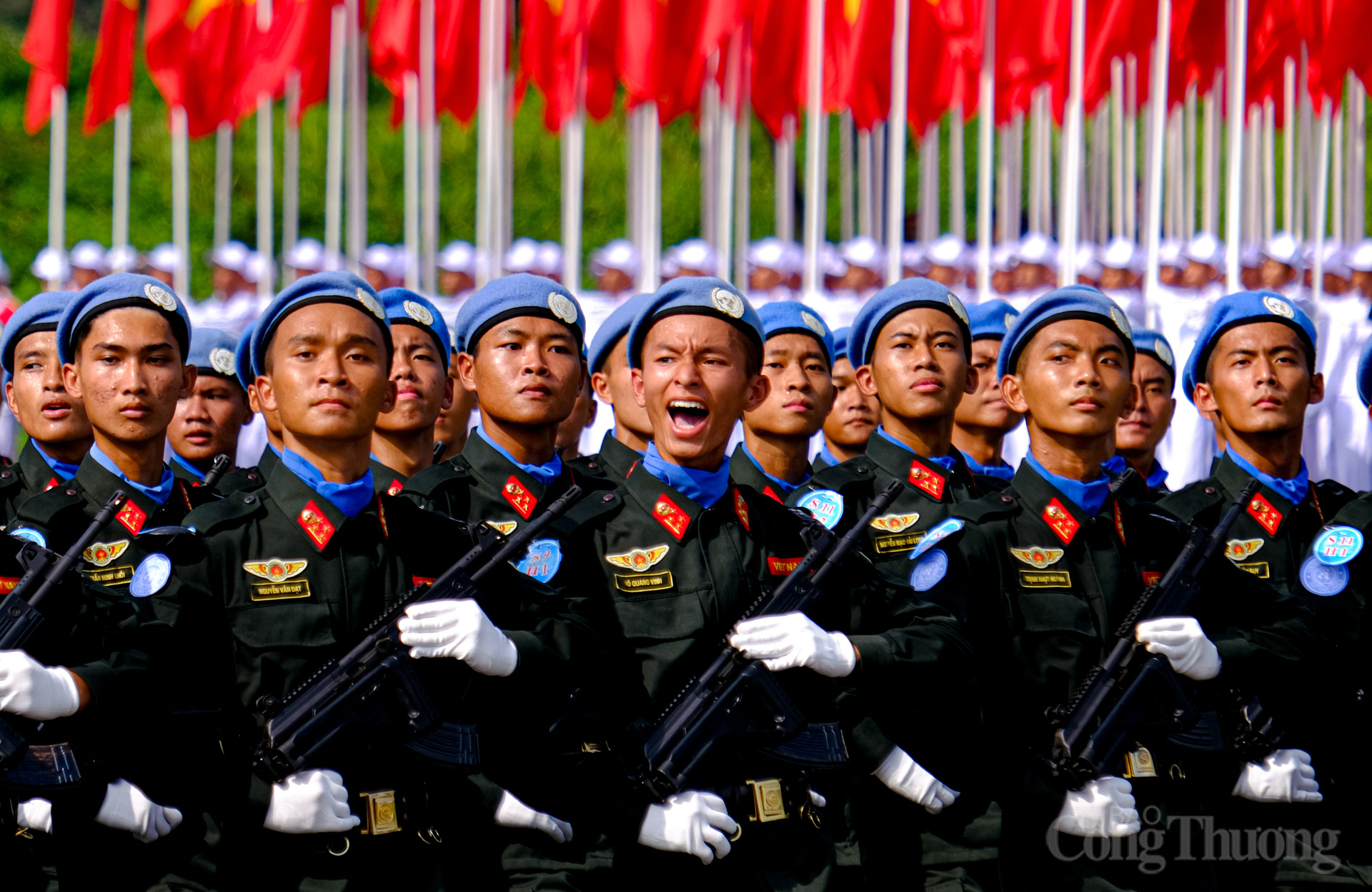 Thay mặt Quân ủy Trung ương, Bộ Quốc phòng, Đại tướng Nguyễn Tân Cương biểu dương tinh thần trách nhiệm, kết quả, thành tích mà các lực lượng tham gia tổng hợp luyện đã đạt được trong thời gian vừa qua, nhất là khi quá trình luyện tập và hợp luyện, tổng hợp luyện đều diễn ra trong điều kiện thời tiết khắc nghiệt.