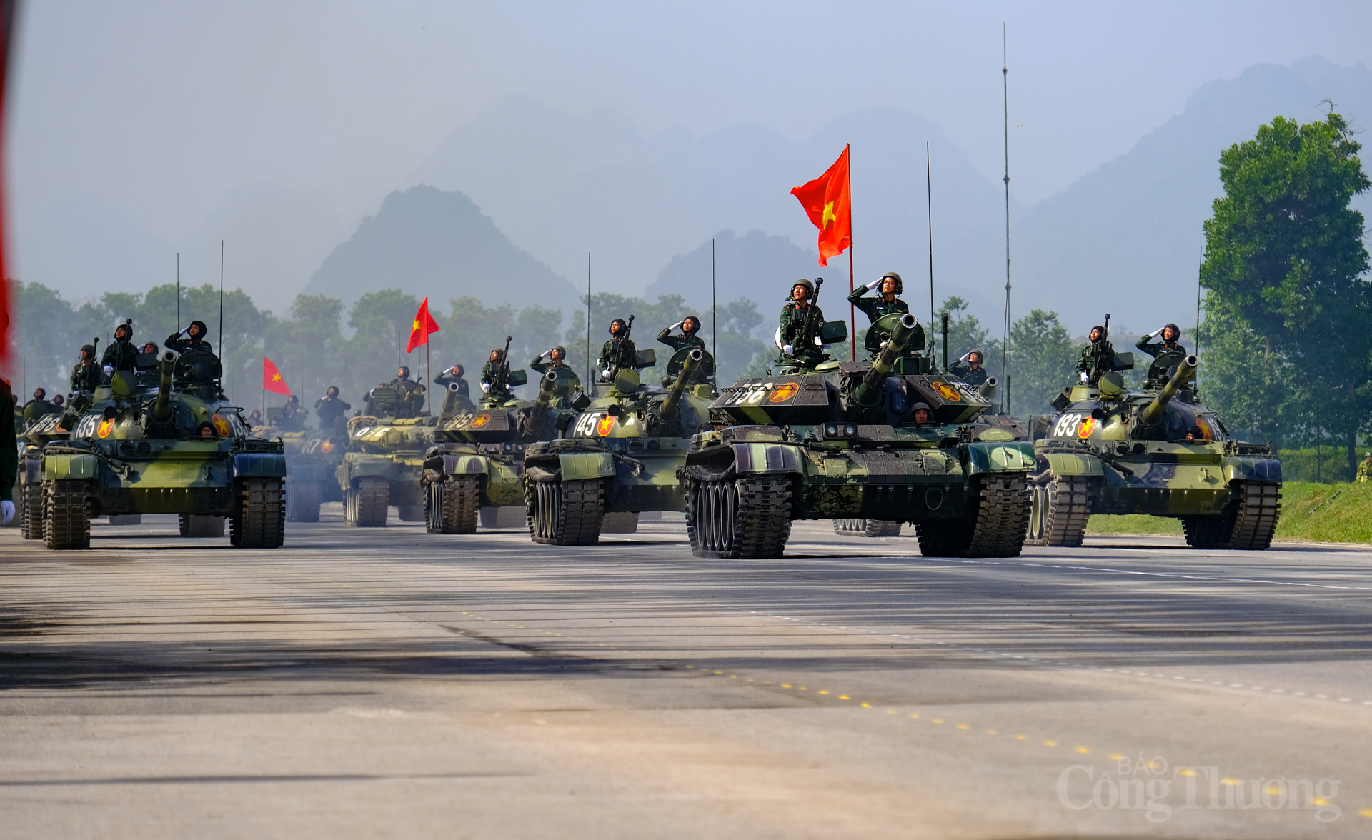 Dàn khí tài quân sự tổng hợp luyện diễu binh, diễu hành 80 năm Quốc khánh - 17