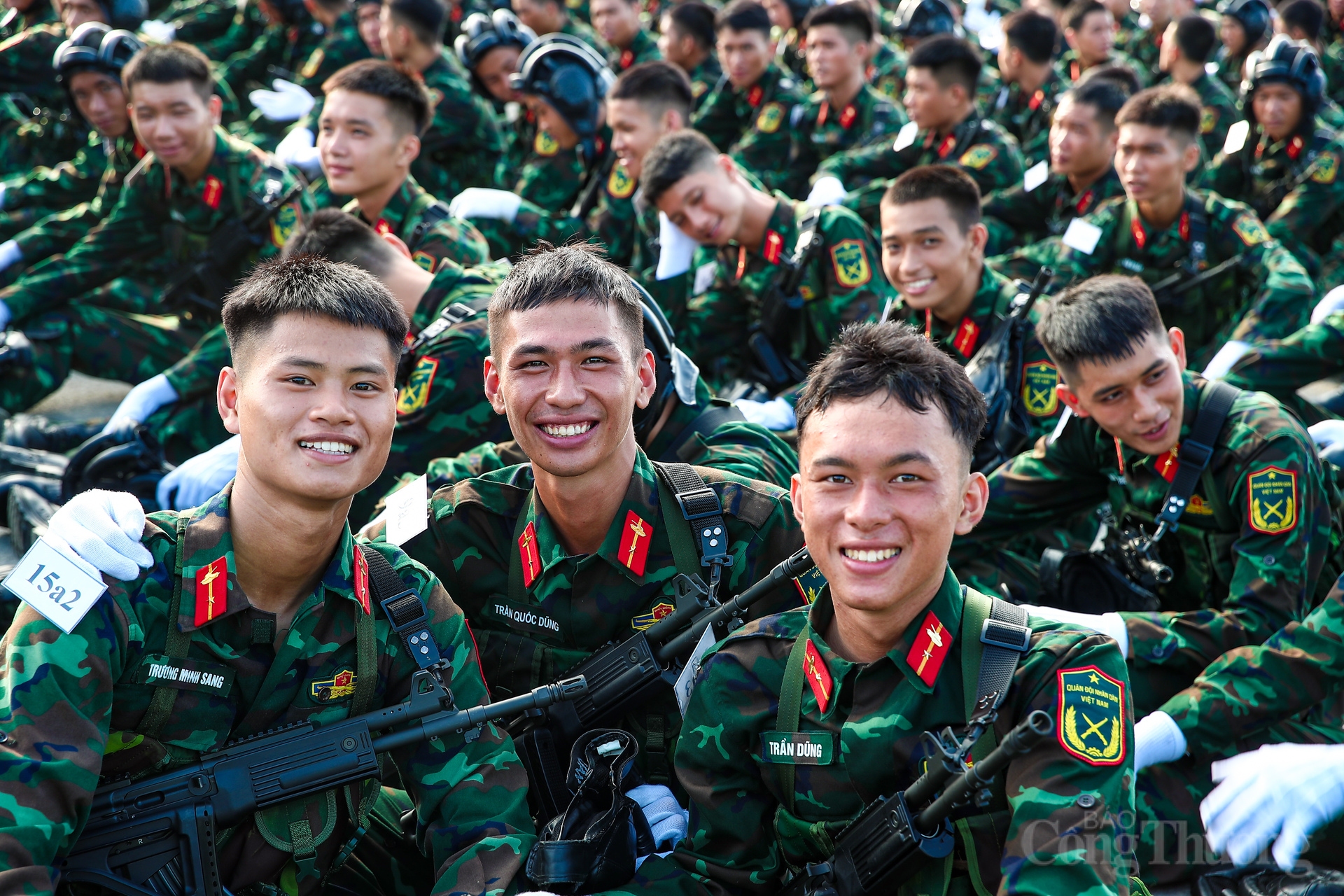 Những gương mặt rạng ngời của các chiến sĩ sau khi hợp luyện