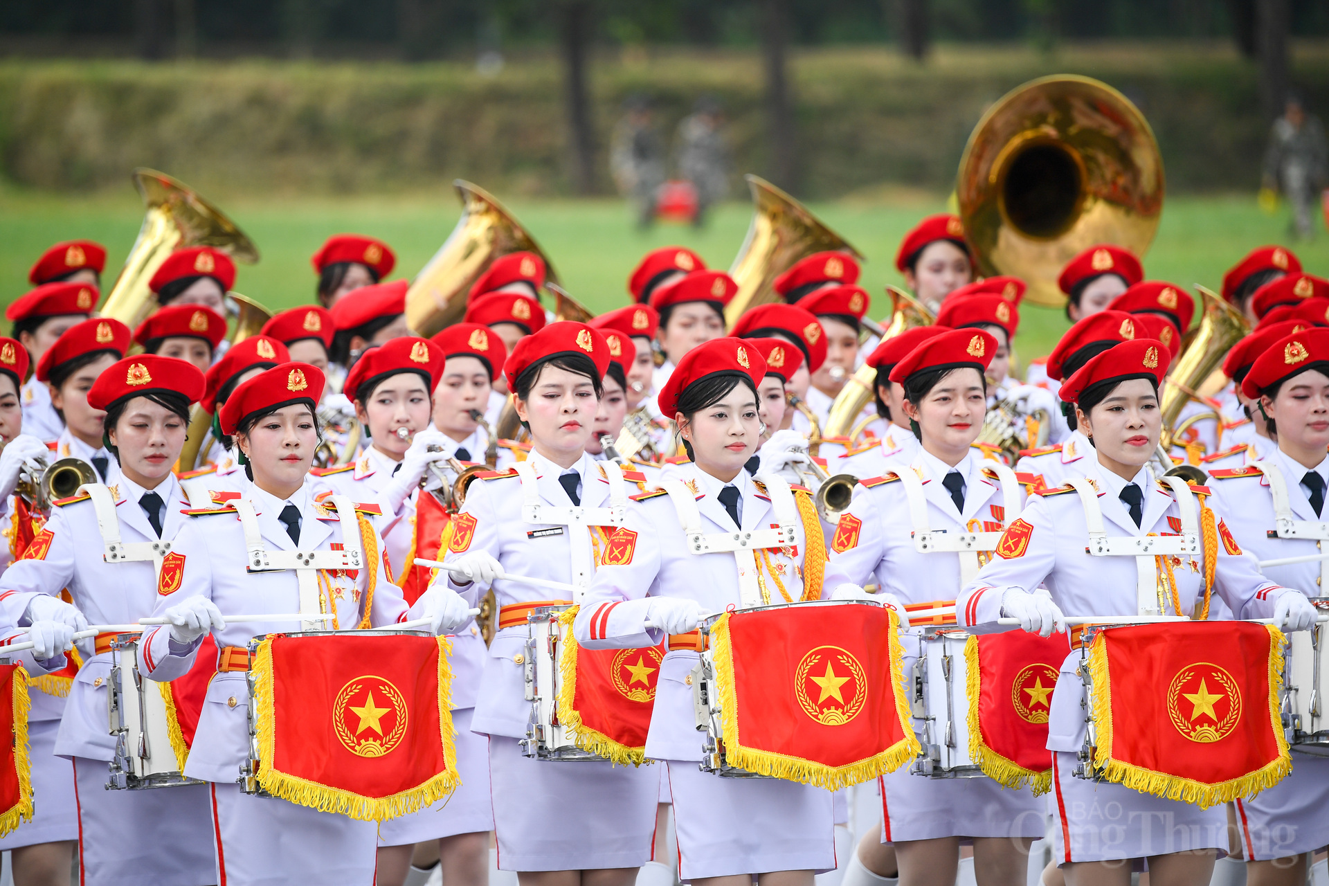 Những nữ chiến sĩ thuộc khối quân nhạc của lực lượng Quân đội nhân dân Việt Nam.