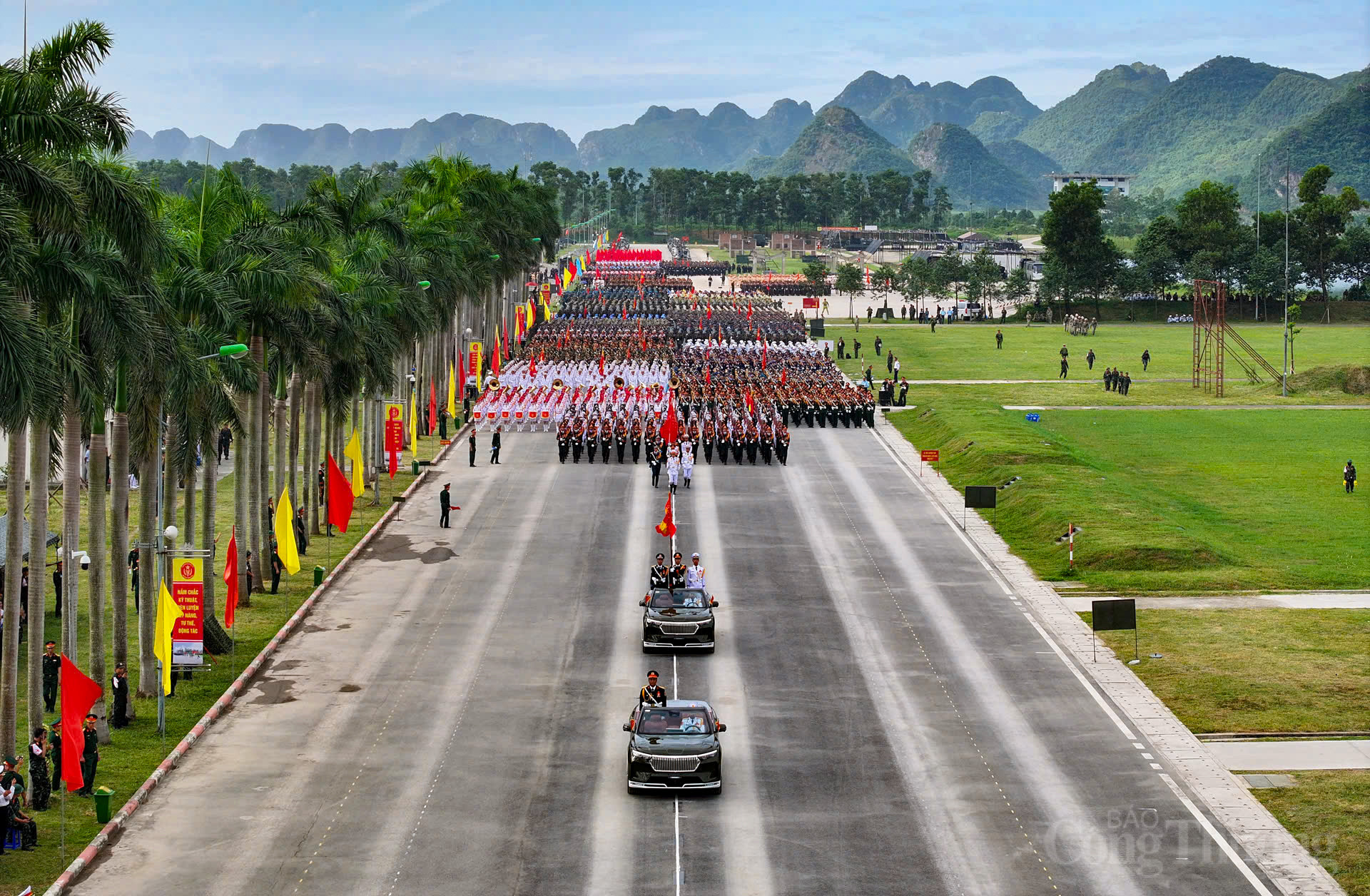 Dự và chủ trì kiểm tra tổng hợp luyện có Thượng tướng Nguyễn Văn Nghĩa, Phó tổng Tham mưu trưởng Quân đội nhân dân Việt Nam, Trưởng Tiểu ban diễu binh, diễu hành.