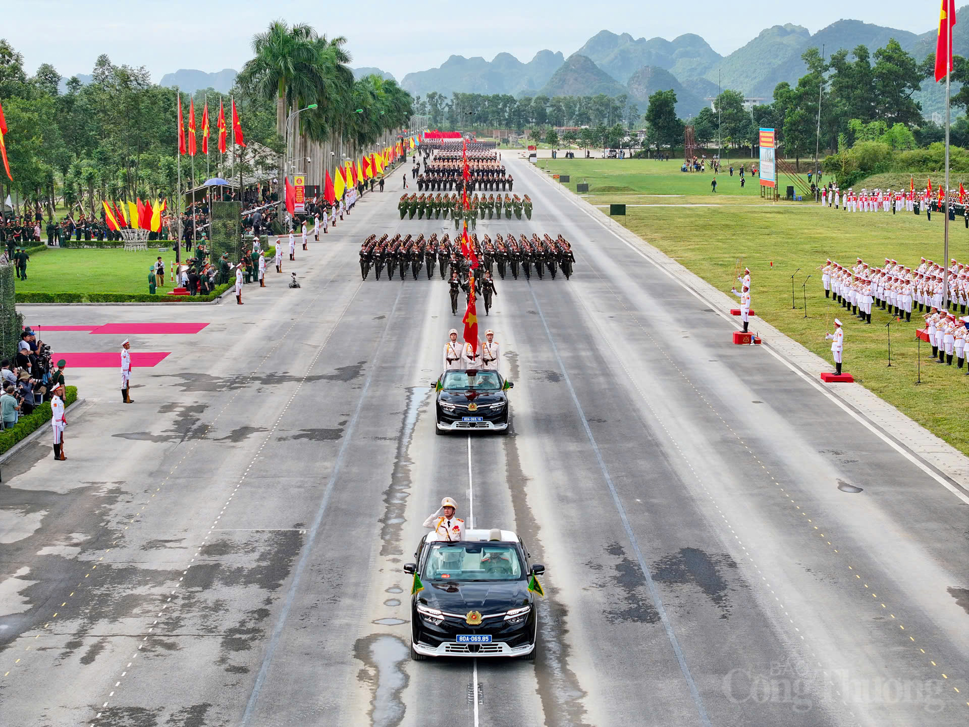 Tại buổi tổng hợp luyện, các khối xe mô hình Quốc huy, khối cờ Đảng, cờ Tổ quốc, xe rước chân dung Chủ tịch Hồ Chí Minh; các lực lượng Lục quân, Hải quân, Phòng không - Không quân, Biên phòng, Cảnh sát biển, Tăng thiết giáp, Thông tin liên lạc, Công binh, Hóa học, Hậu cần, Kỹ thuật, Công nghiệp quốc phòng... cùng các khối của lực lượng Công an và các khối quần chúng thực hiện diễu duyệt hùng tráng, uy nghiêm.