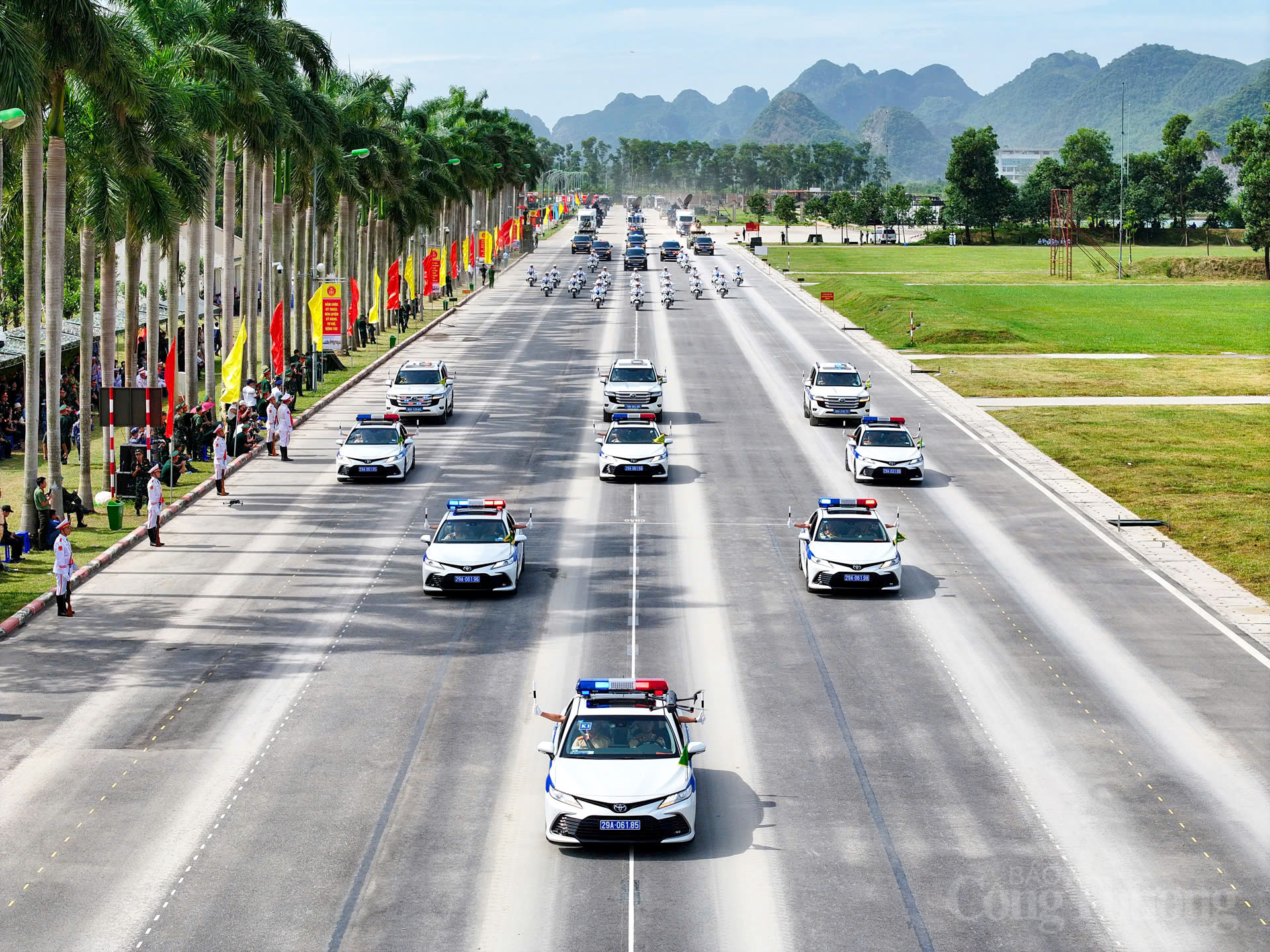 Nhiều loại khí tài của lực lượng Công an nhân dân như xe tác chiến chống khủng bố của lực lượng Cảnh sát đặc nhiệm, xe trung tâm chỉ huy tác chiến cơ động, xe đặc chủng bọc thép chống đạn, xe đặc chủng tác chiến dưới nước của lực lượng Cảnh sát cơ động, xe đặc chủng hỗ trợ tác chiến đa năng, xe đặc chủng chống bạo loạn...